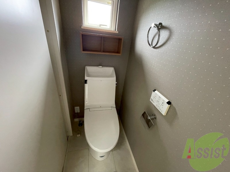 トイレ　こちらはトイレになります。ウォシュレット機能付です。