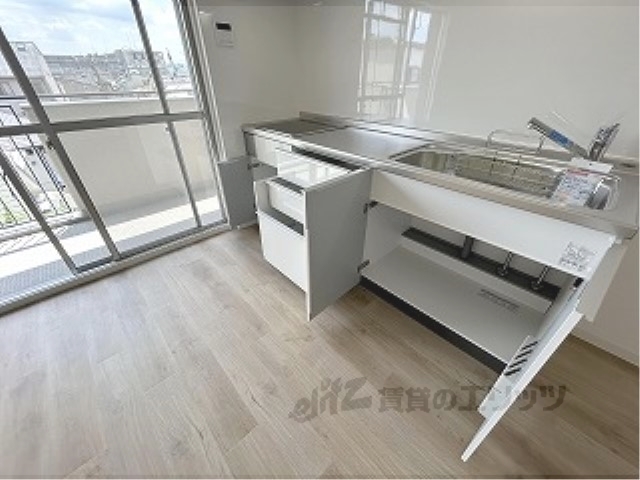 収納　キッチン下部収納