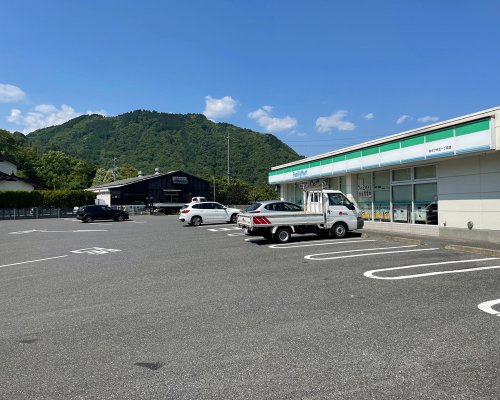 コンビニ　ファミリーマート あさひが丘一丁目店（コンビニ）まで800m