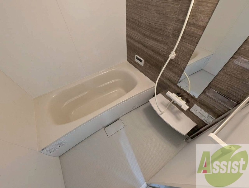 バス・シャワールーム　お風呂になります。一日の疲れを癒してくださいね。