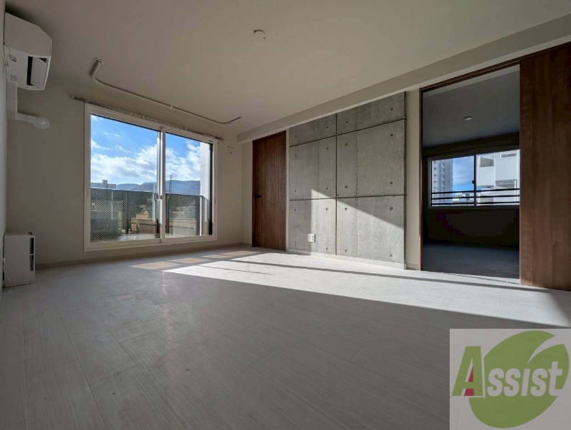 居室・リビング　広くてキレイなお部屋が広がっていて、充実した生活が送れそう。