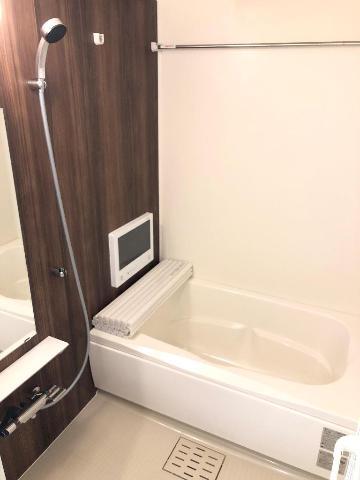 バス・シャワールーム　落ち着いた空間のお風呂です