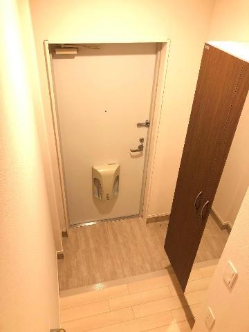 玄関　収納もある玄関です