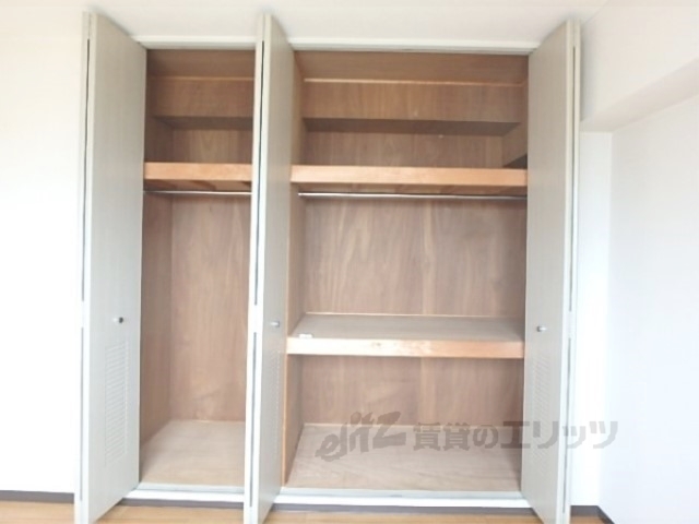 収納　洋室収納