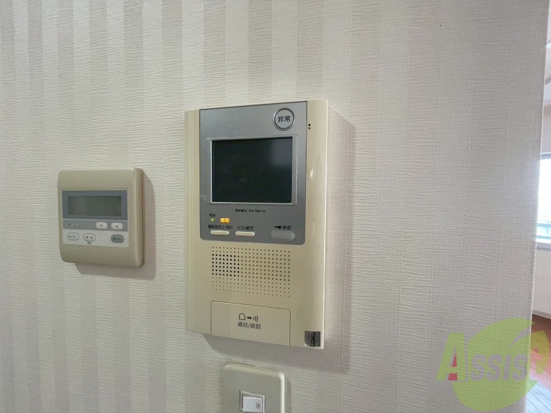 セキュリティ　ＴＶモニター付インターホンです。来客者の顔が見えるので安心！