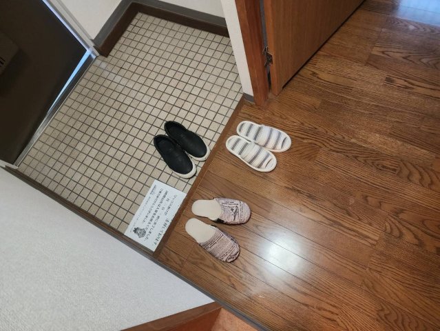 玄関　同建物別部屋現況優先