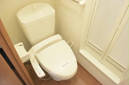 トイレ　温水洗浄便座です!!