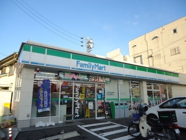 コンビニ　ファミリーマート 千種一丁目店（コンビニ）まで208m