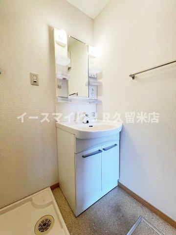洗面設備　独立洗面台です