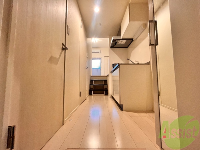 玄関　玄関から撮影しました。お部屋の明るさが伝わりますか。