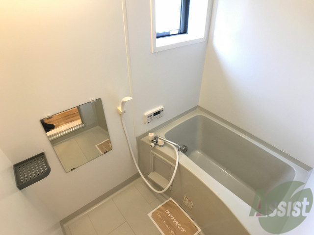 バス・シャワールーム　追い焚きがついているのでいつでも温かいお風呂に入れます。