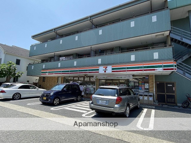 コンビニ　セブンイレブン（コンビニ）まで731m