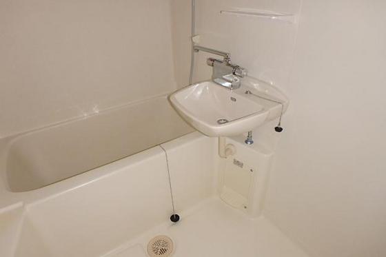 バス・シャワールーム　他号室のお写真です