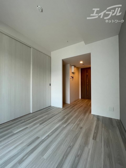 その他部屋・スペース　白基調のお部屋です。