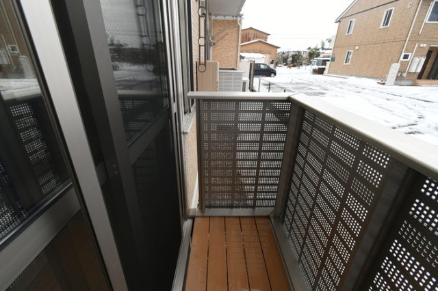 バルコニー　外からの目が気にならないバルコニーで洗濯物が干せます