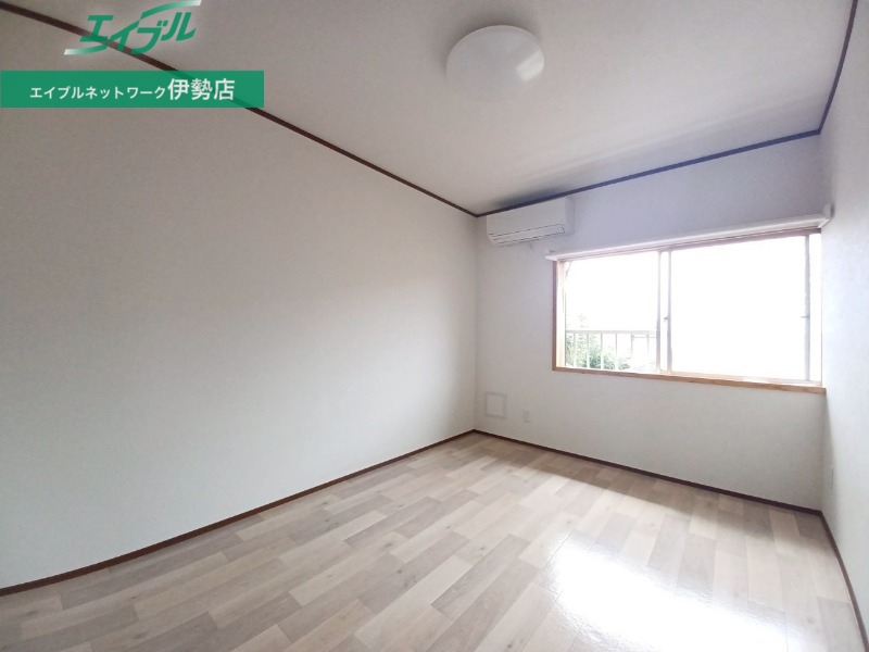 居室・リビング　別部屋参考写真です