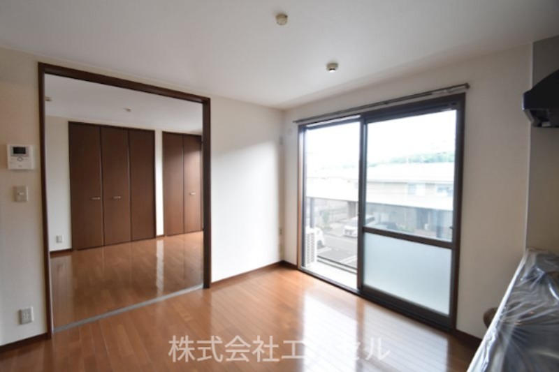 居室・リビング　ご家族で過ごしやすいリビングです。