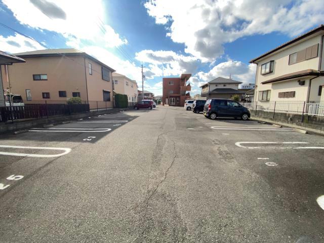 駐車場　駐車場