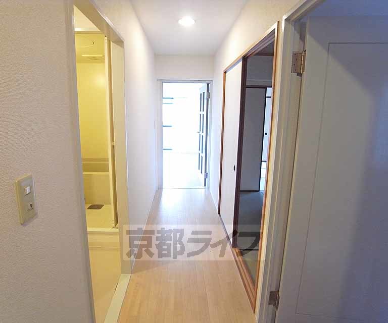 その他部屋・スペース　各お部屋に続くきれいな廊下です。