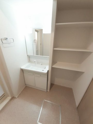 洗面設備　脱衣スペースもあります