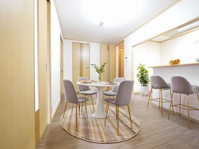 居室・リビング　CGで家具等を配置したもので家具等は含まれません