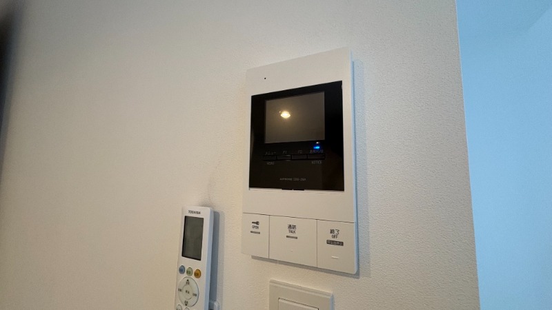 セキュリティ　モニター付きインターホン