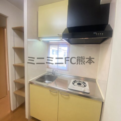 キッチン　※写真は別号室のものですので現状優先とさせていただきます