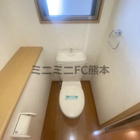 トイレ　※写真は別号室のものですので現状優先とさせていただきます