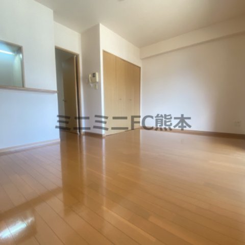 居室・リビング　※写真は別号室のものですので現状優先とさせていただきます