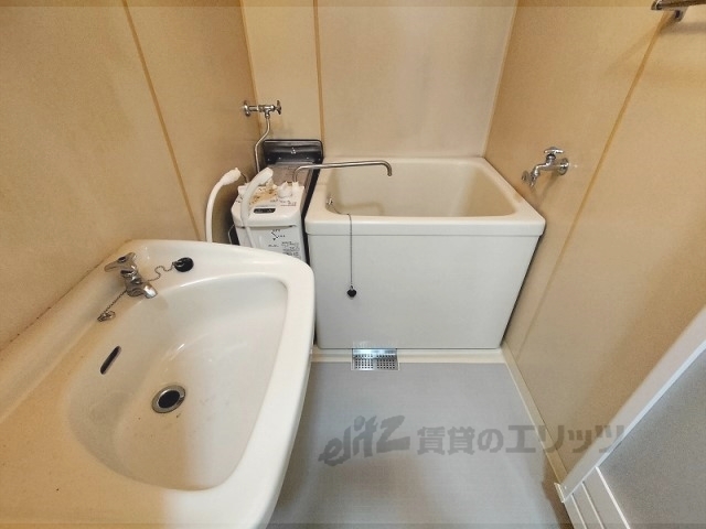 バス・シャワールーム　バス