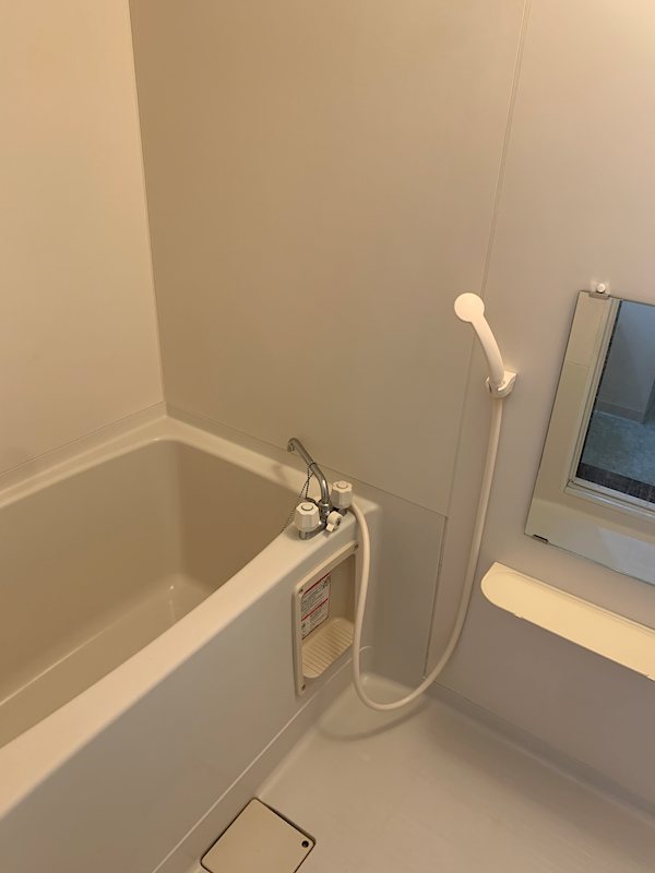 バス・シャワールーム　反転間取り参照