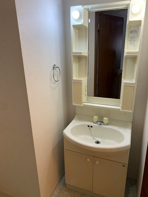 洗面設備　反転間取り参照