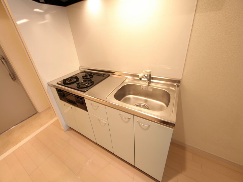 キッチン　システムキッチン（ガス3口グリル）冷蔵庫レンジ等用意できます