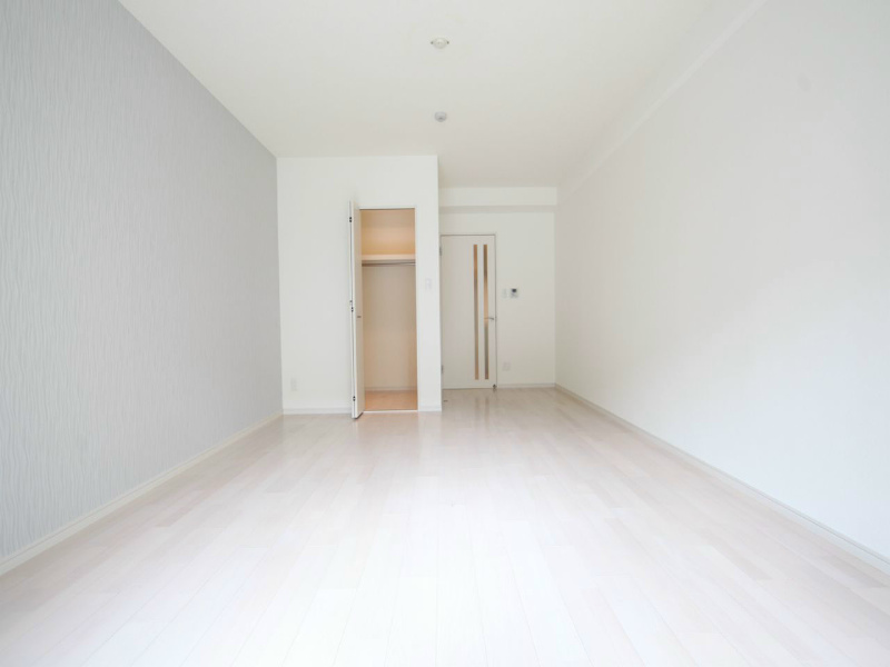 居室・リビング　洋室11.4帖　ウォークインクロゼット付（収納充実してます）