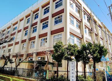 小学校　荒川区立第六日暮里小学校（小学校）まで250m