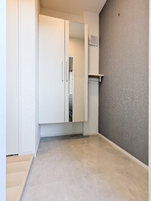 玄関　図面と現状に相違がある場合には現状を優先