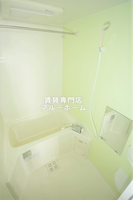 バス・シャワールーム　浴室乾燥機付きで雨の日の洗濯に困らない！