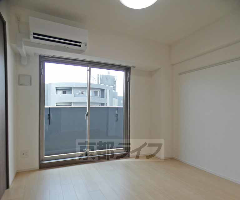 居室・リビング　清潔感のあるお部屋です