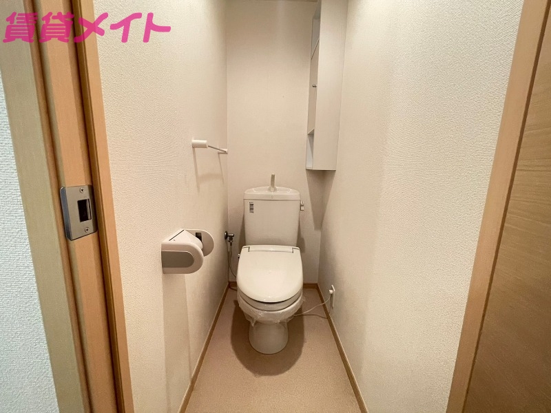 トイレ　同型参考写真