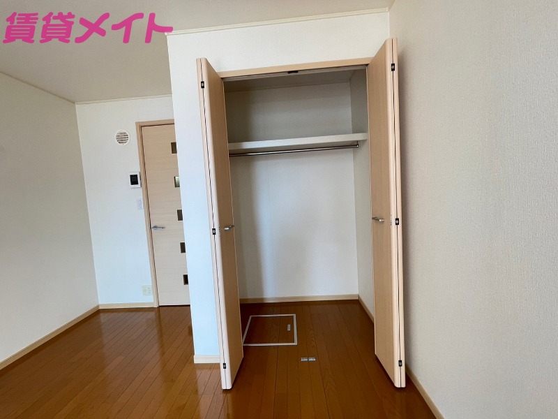 収納　同型参考写真