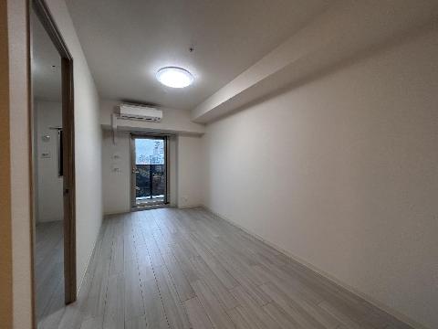 居室・リビング　室内