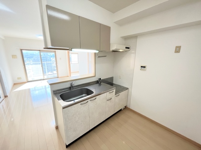 キッチン　※他室写真～現況優先