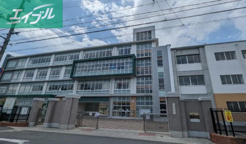 小学校　岡山市立鹿田小学校（小学校）まで594m