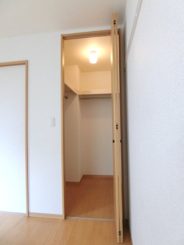 収納　ウォークインクローゼット