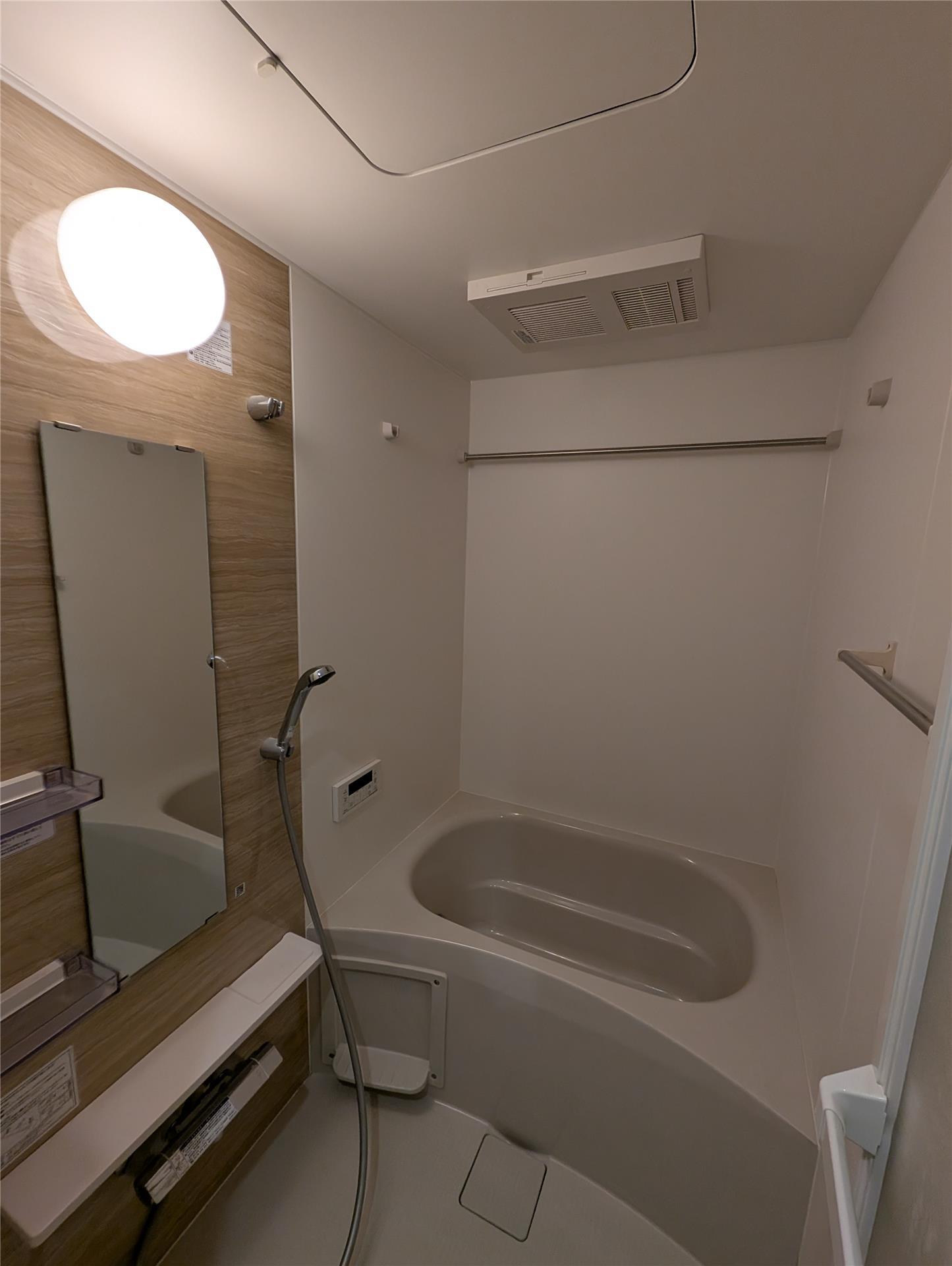 バス・シャワールーム　写真は同タイプの別部屋です。