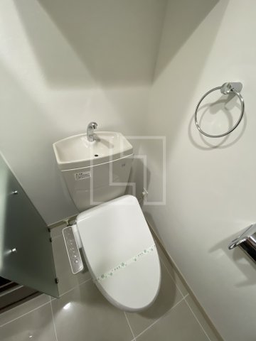 トイレ　アーデン堺筋本町　温水洗浄便座