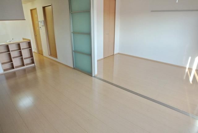 居室・リビング　☆開放する使い方もあり！☆