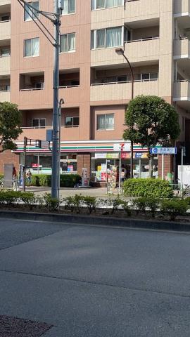 コンビニ　セブンイレブン（コンビニ）まで38m