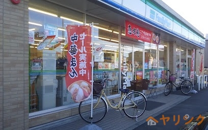 コンビニ　ファミリーマート名西名塚町店（コンビニ）まで121m