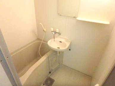 バス・シャワールーム　※別部屋参考写真